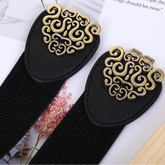 Elastic Leather Gold Swirl Detail Buckle Wide Belt - Picture 3 of 4